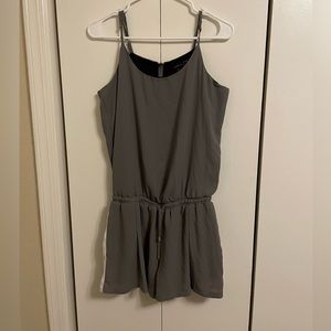 ❗️6 for $20❗️ William Rast Gray Pocket Romper